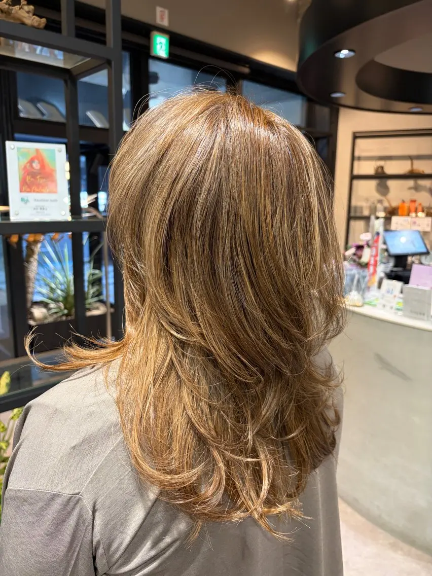 ロング ハイライト レイヤーカット 後藤 みさとのヘアスタイル