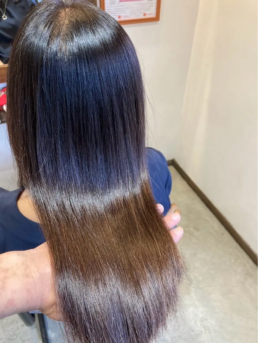 ロング カラー YUKI .のヘアスタイル
