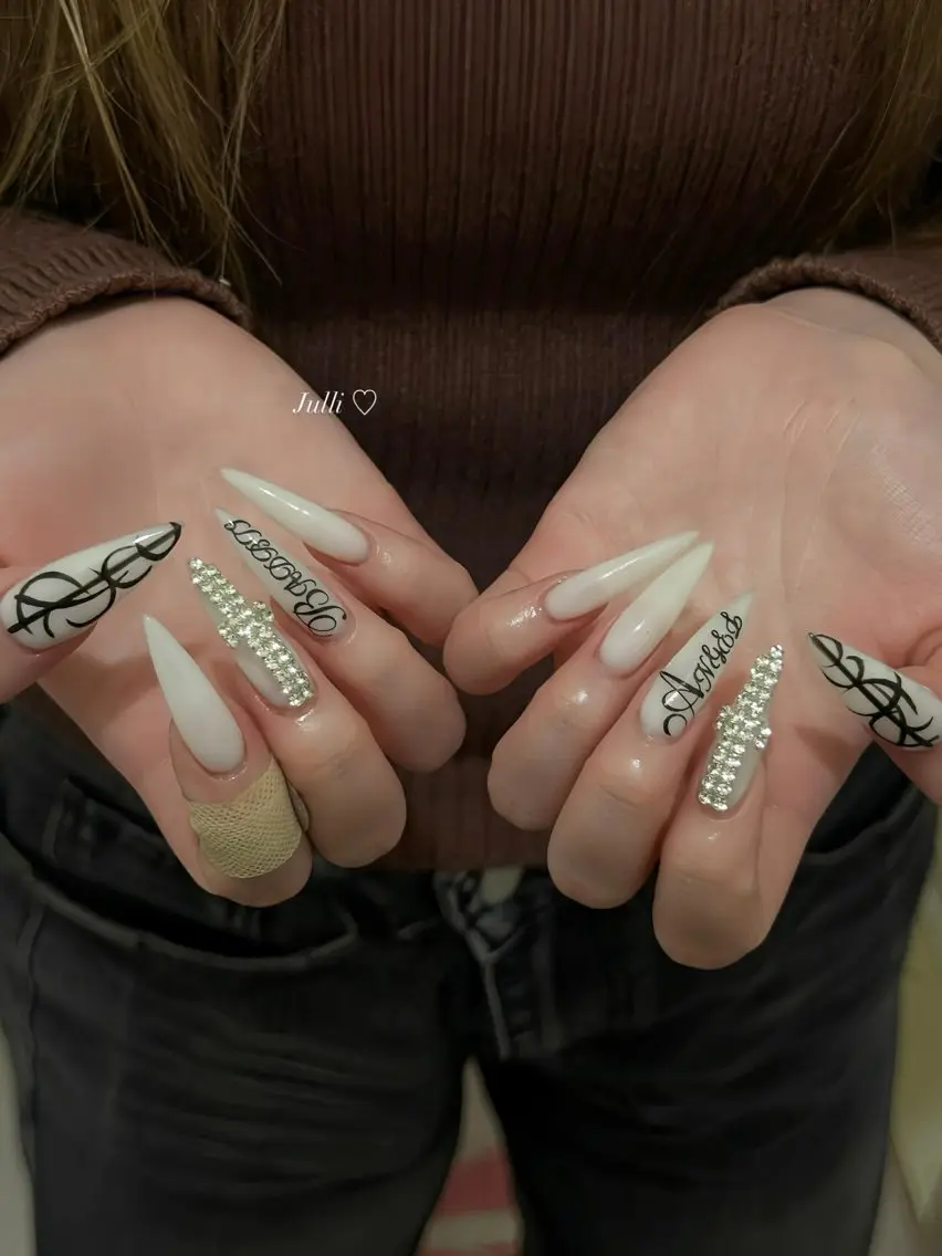 ネイル オーロラネイル ボルドー ブラウン 氷ネイル・うるうるネイル キラキラネイル ハンドネイル Julli NailStudioのネイルデザイン