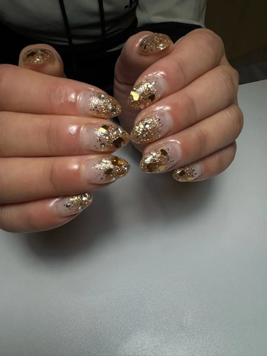 ネイル ゴールド ハート キラキラネイル ラメ(グリッター) plum nailのネイルデザイン