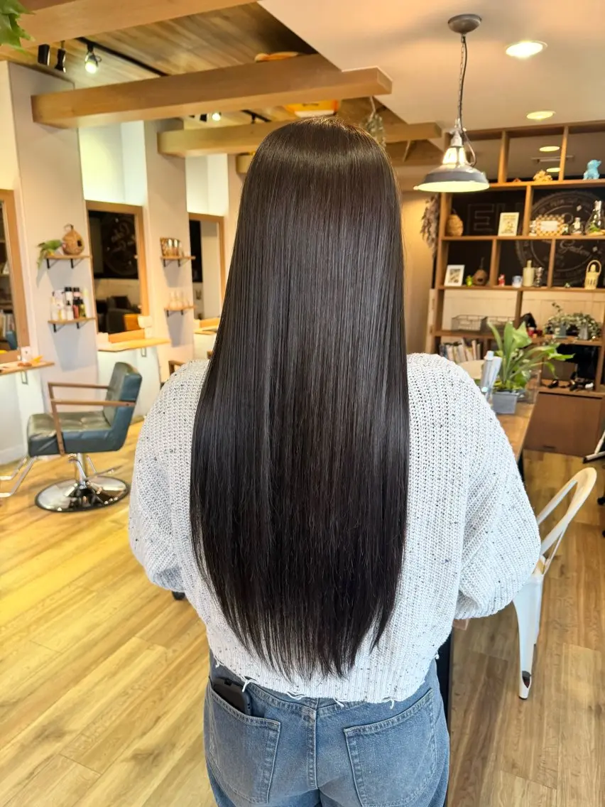 ロング カラー グレージュ オリーブグレージュ オリーブグレー ヘアカラー トリートメント ツキダテ ユイのヘアスタイル