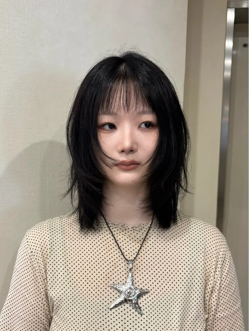ミディアム カット ヘアカラー 透明感／暖色カラー ／eye／ここなのヘアスタイル