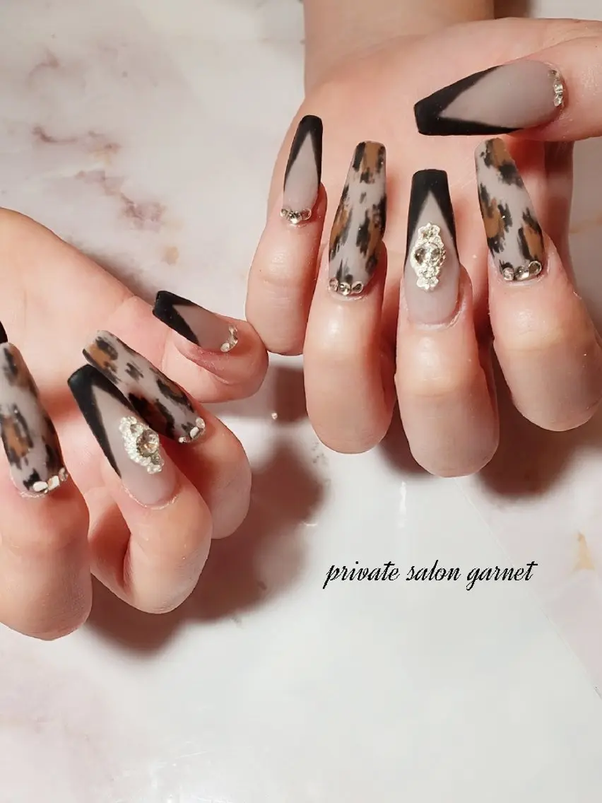 ネイル アニマル柄 Garnet nailのネイルデザイン