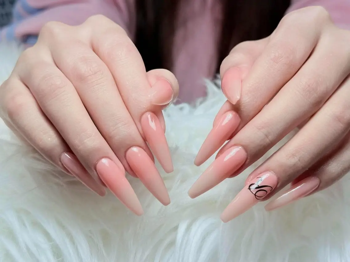 ネイル マグネットネイル ニュアンスネイル オフィスネイル ワンカラーネイル 夏ネイル ハンドネイル Squen Nail shinjukuのネイルデザイン