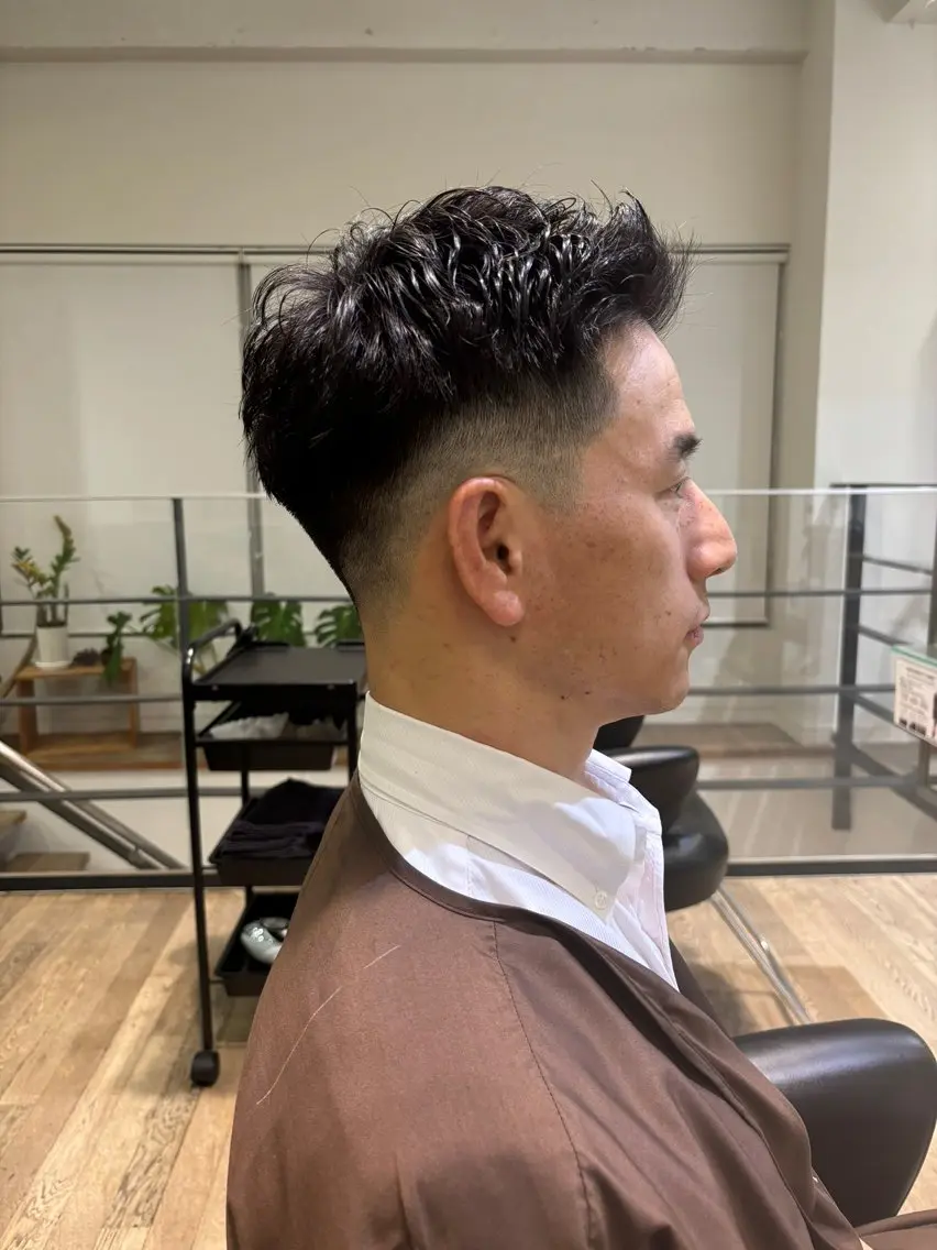パーマ メンズ フェードカット メンズパーマ 刈り上げ 牟田 いろはのヘアスタイル