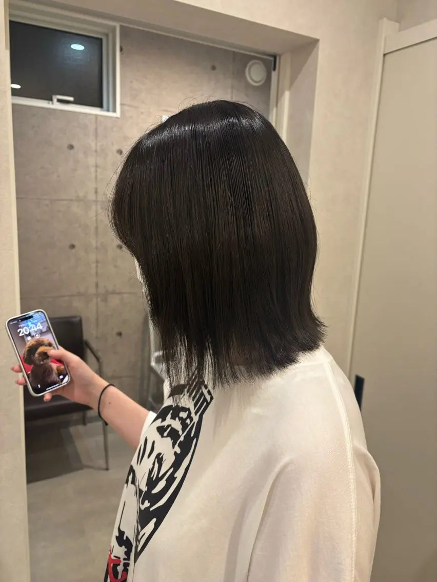 ショート アッシュ 金木 凜花のヘアスタイル