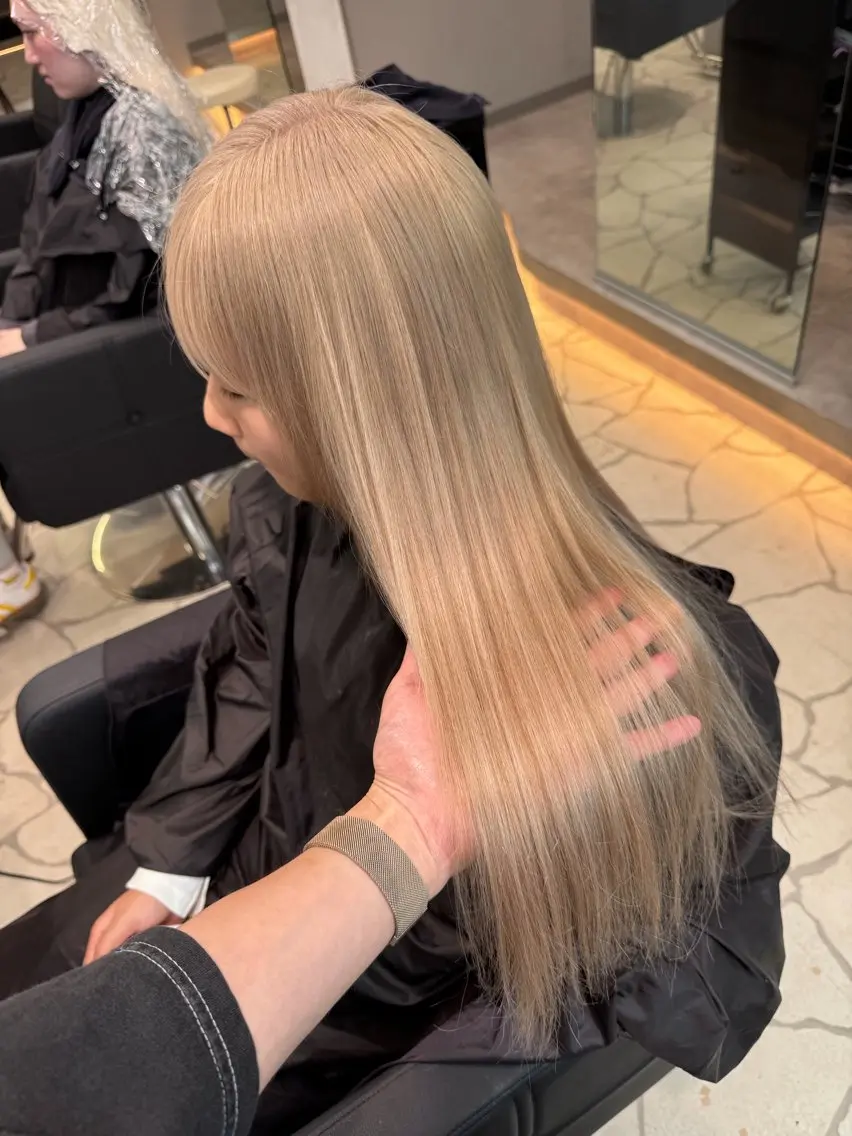 ロング カラー シールエクステ ブリーチ ダブルカラー ハイトーンカラー ブリーチなしカラー カット ヘアカラー トリートメント エクステの神様 ▫️原島ユウヤ▫️のヘアスタイル
