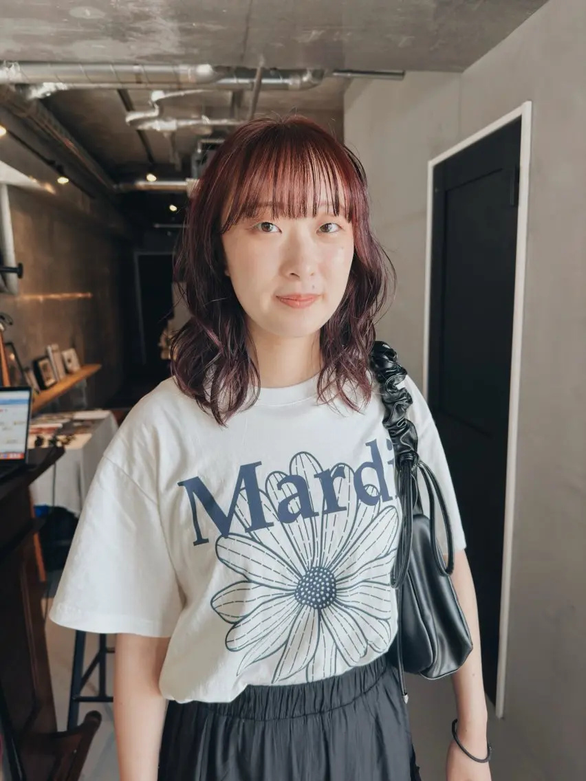 ミディアム カラー パーマ ブリーチ ブリーチなしカラー レッドカラー 前野 日奈のヘアスタイル