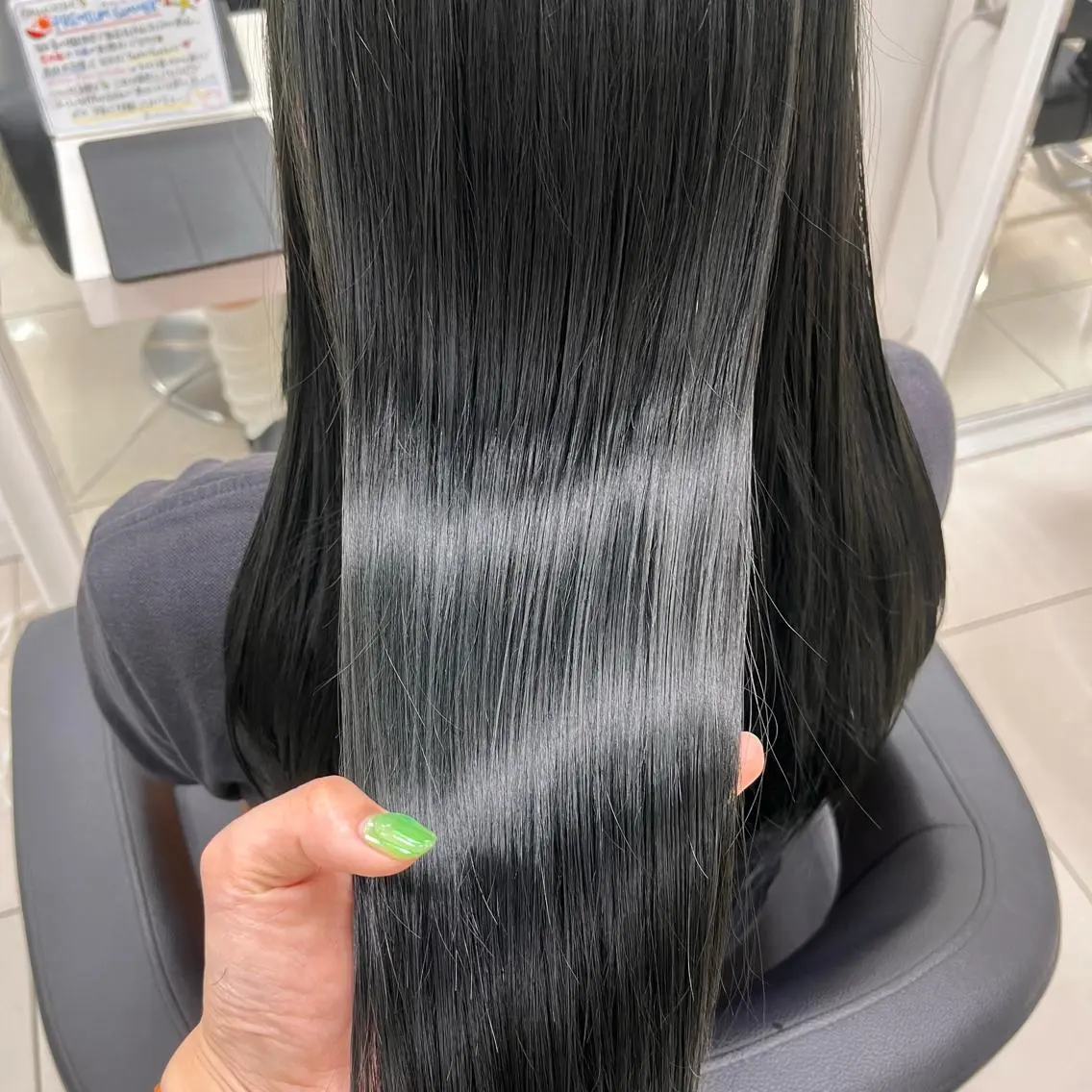 ロング カラー 黒髪 ブリーチ ブルーカラー ブルーブラック ブリーチなしカラー カット ヘアカラー トリートメント 【メンズ縮毛矯正/ Ryoka】のヘアスタイル