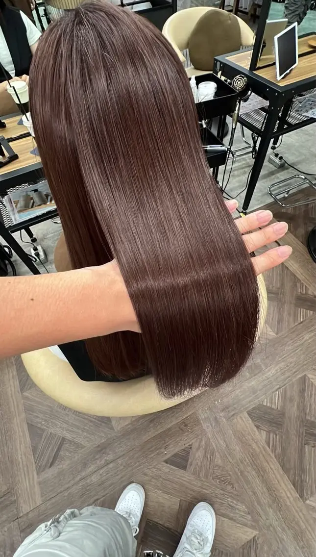 ロング 麻生 愛衣のヘアスタイル