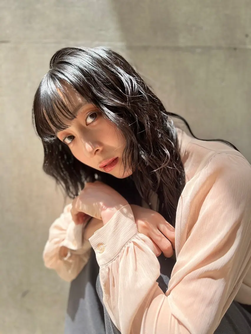 ロング カラー 黒髪 ブリーチ 透明感カラー 顔周りカット レイヤーカット ヘアカラー トリートメント 透明感/レイヤー 🇰🇷tomonaのヘアスタイル