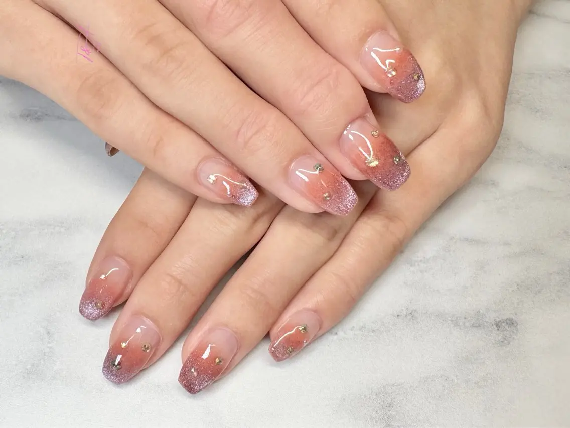 ネイル ジェルネイル グラデーション マグネットネイル ピンク スカルプネイル T&A nailのネイルデザイン