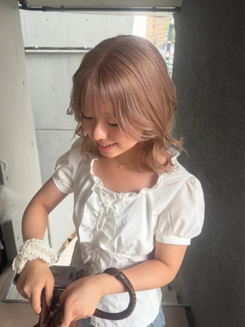 ミディアム カラー ベージュカラー ブリーチ ミルクティーベージュ ヘアカラー トリートメント ミルクティーベージュ ブリーチ🖤サヤカのヘアスタイル