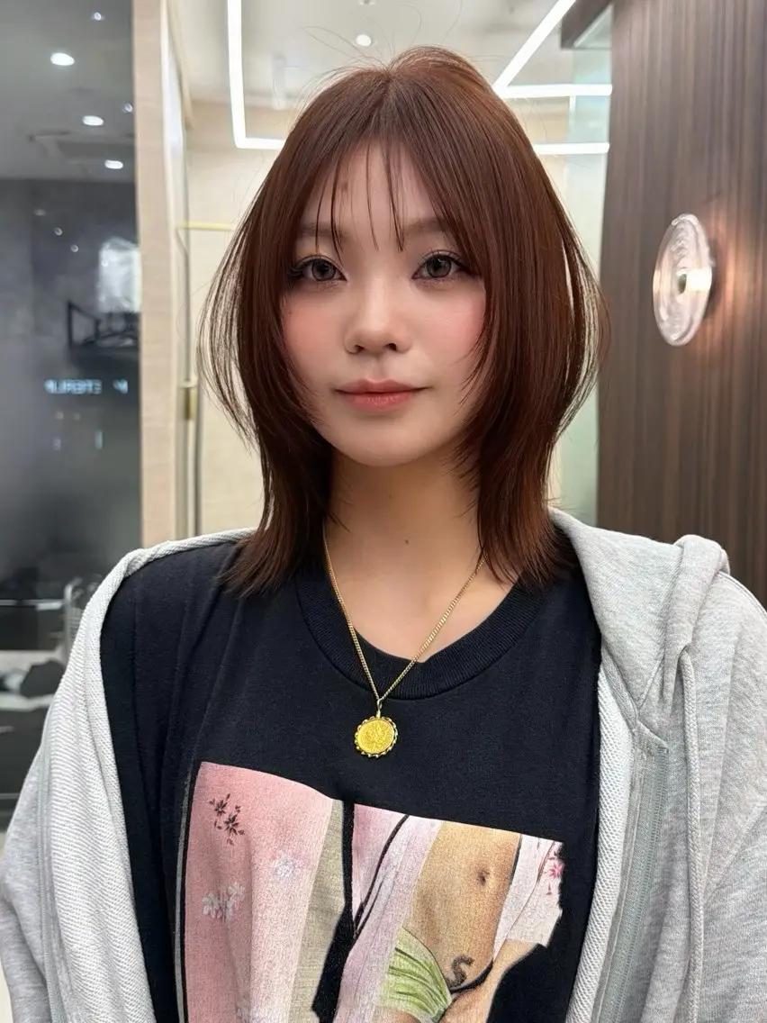 ミディアム カット ヘアカラー トリートメント PULSE ASAHIのヘアスタイル