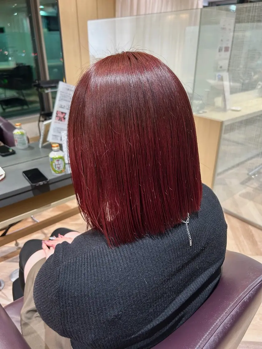 ショート カラー ボルドーカラー 加藤 千穂のヘアスタイル
