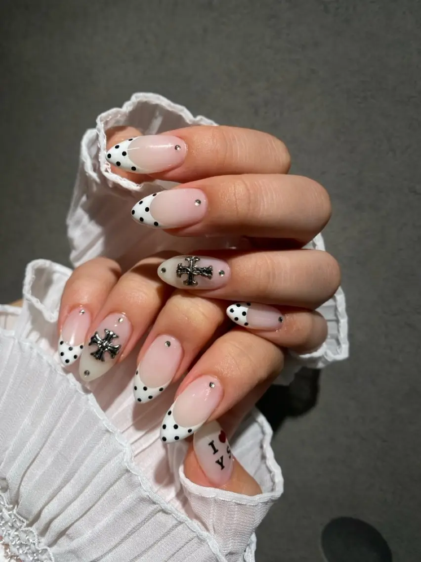 ネイル ハンドネイル I-nailロング /ワンホン/キラキラのネイルデザイン