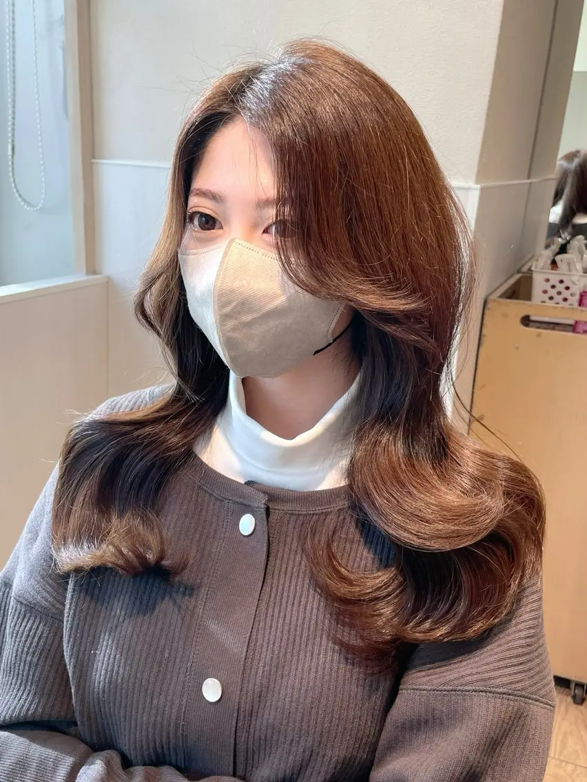 ロング くびれヘア カット トリートメント 表参道小顔カット前髪 割れ改善クロスパーマのヘアスタイル