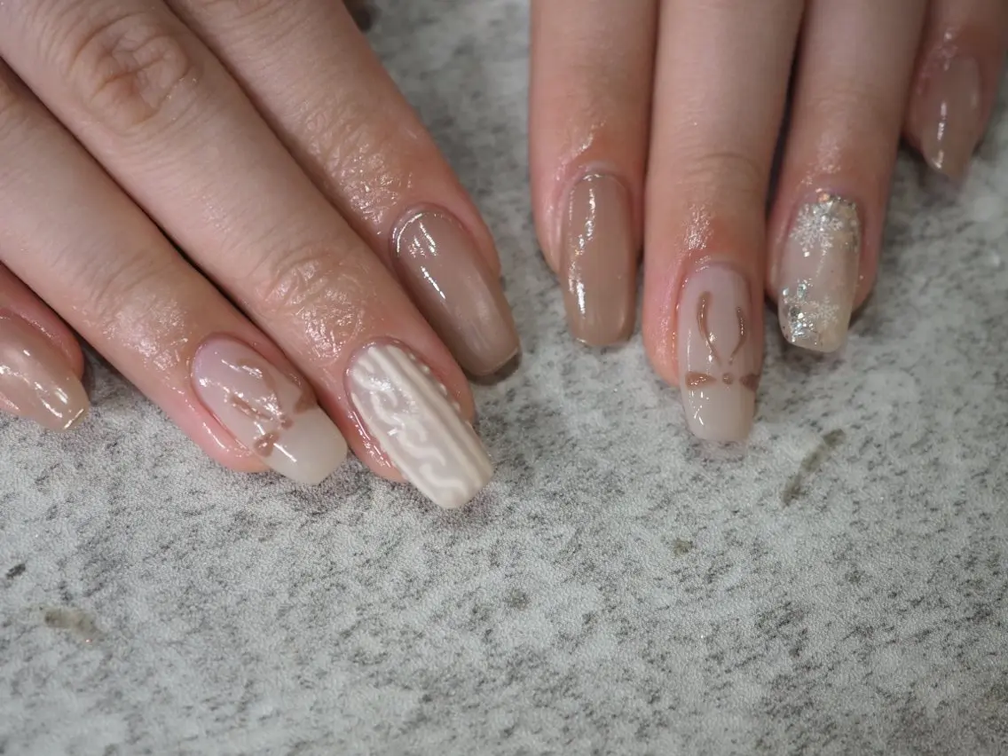 ネイル リボン 冬ネイル glaNje shioriのネイルデザイン