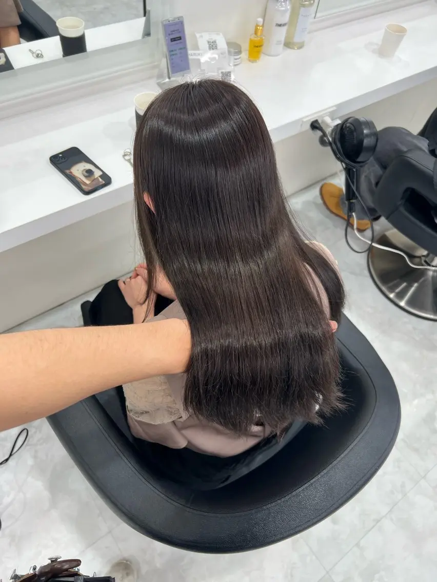 ロング カラー 透明感カラー🫧 レイヤーカットのヘアスタイル