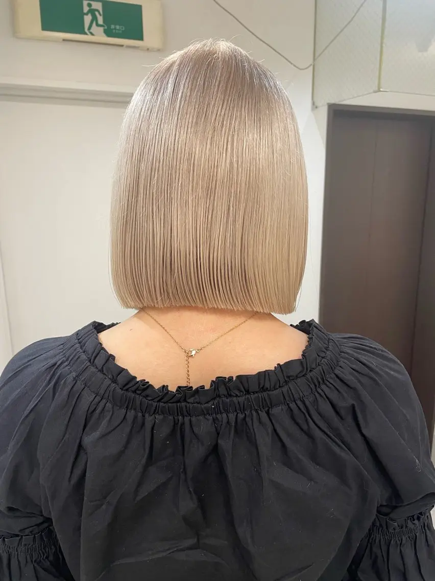ミディアム カラー ベージュカラー ブリーチ ケアブリーチ ハイトーンカラー ホワイトベージュ ダブルカラーVia/ airi♡のヘアスタイル