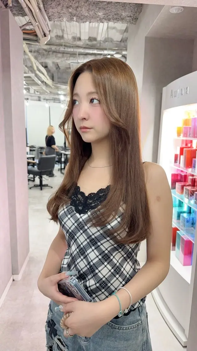 ロング カラー ベージュカラー モカベージュ 赤み無し柔らかカラー 【梅田】madokaのヘアスタイル