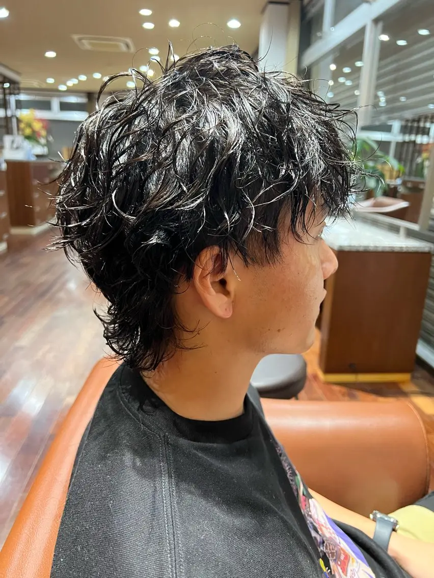 ミディアム ミディアムパーマ ウルフカット 矢藤 豪晃のヘアスタイル
