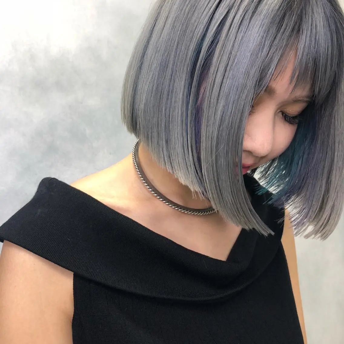 ミディアム カラー ブルーカラー パープルカラー ORIKA 美容室のヘアスタイル