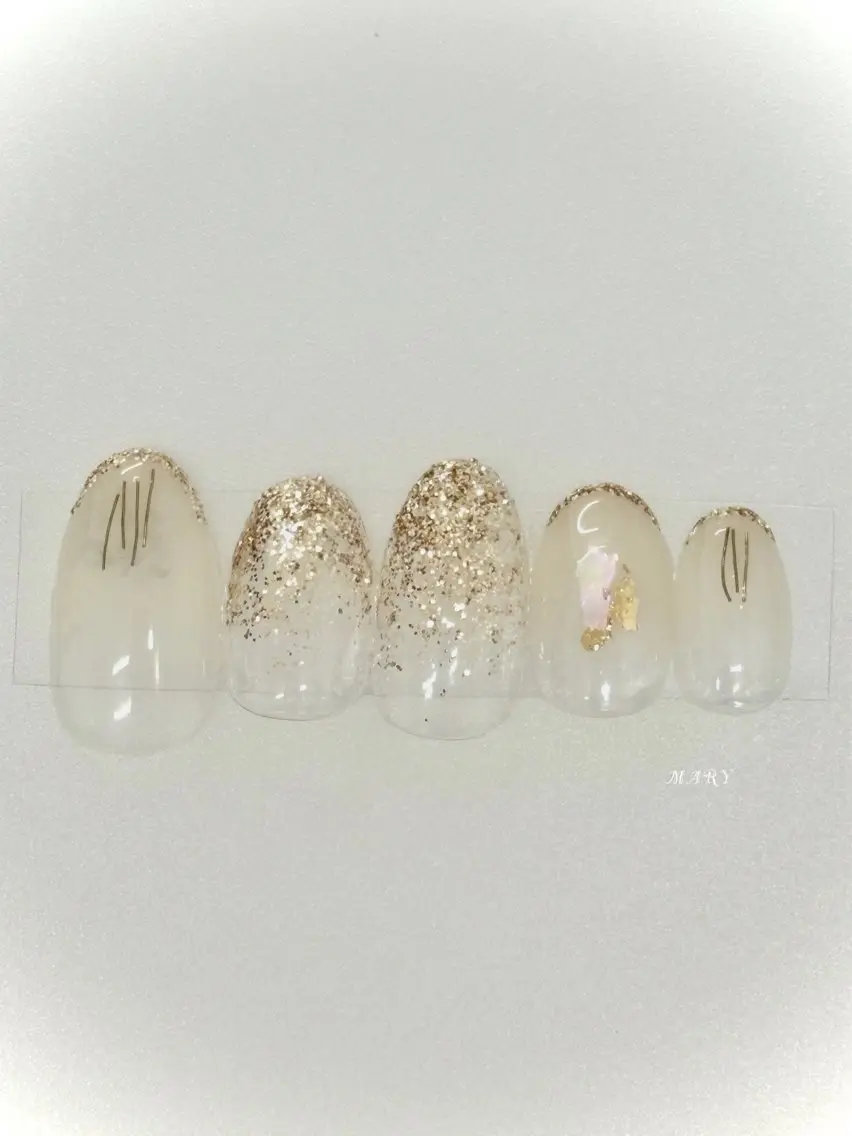 ネイル ゴールド グラデーション ラメ(グリッター) ラメグラデーション ニュアンスネイル ハンドネイル Mary nail .narumiのネイルデザイン