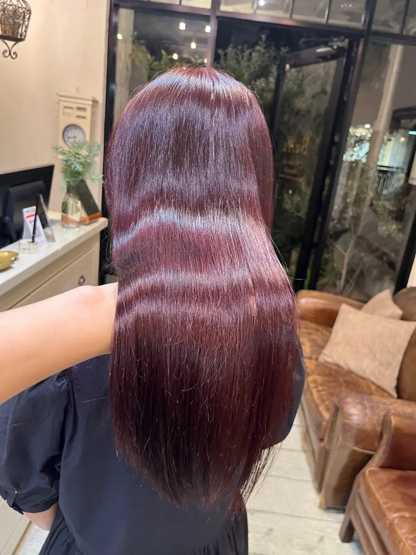 カラー カシス 小山 奈津のヘアスタイル