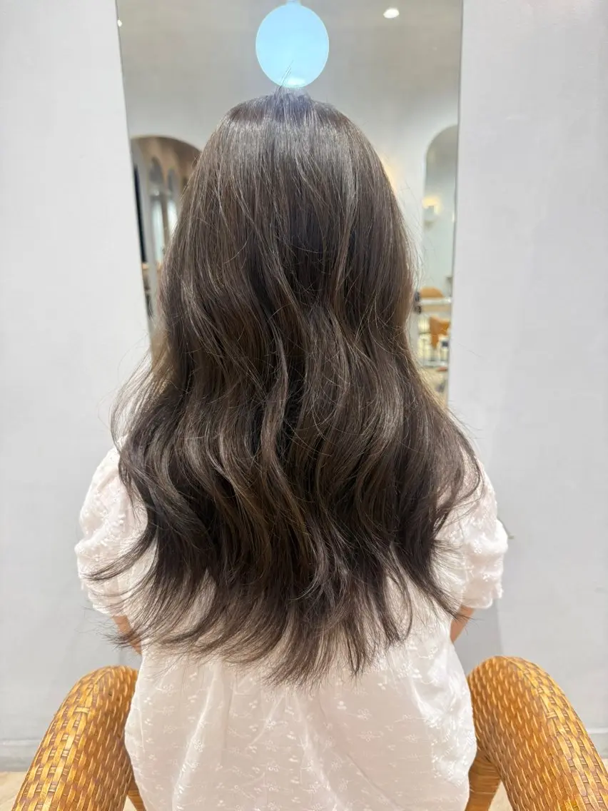 ロング カラー ヘアカラー ヒジオカ リナのヘアスタイル