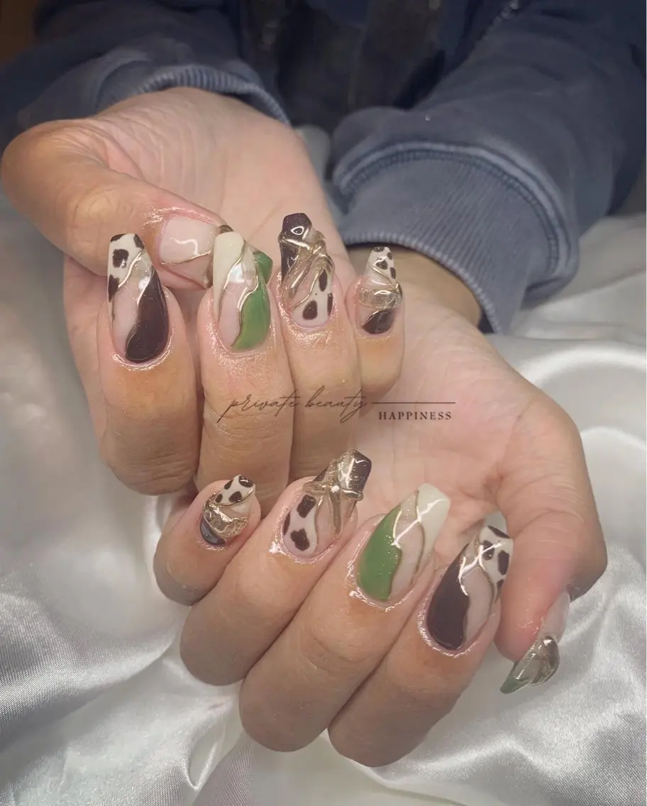 ネイル アニマル柄 持ち込み スカルプネイル happiness nailのネイルデザイン
