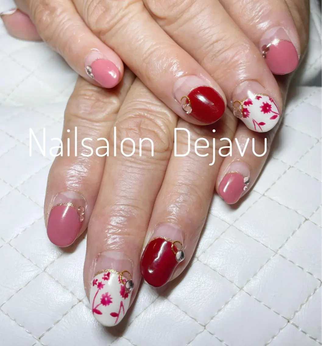 ネイル アートネイル ボルドー フラワーネイル 持ち込み ピンク Nail salon Dejavu 🌿のネイルデザイン