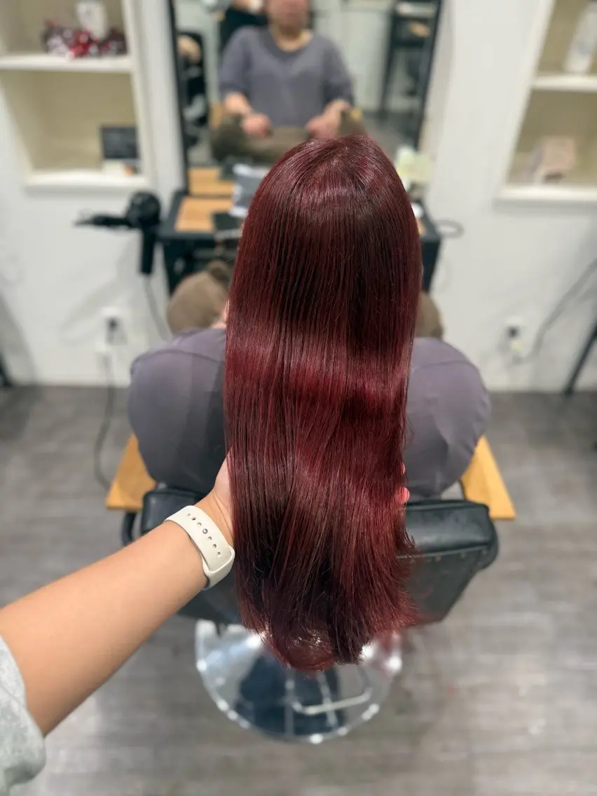 ロング カラー ブリーチ ダブルカラー ブリーチなしカラー レッドカラー ヘアカラー トリートメント 艶髪レイヤー上田 紗也🇰🇷💗のヘアスタイル