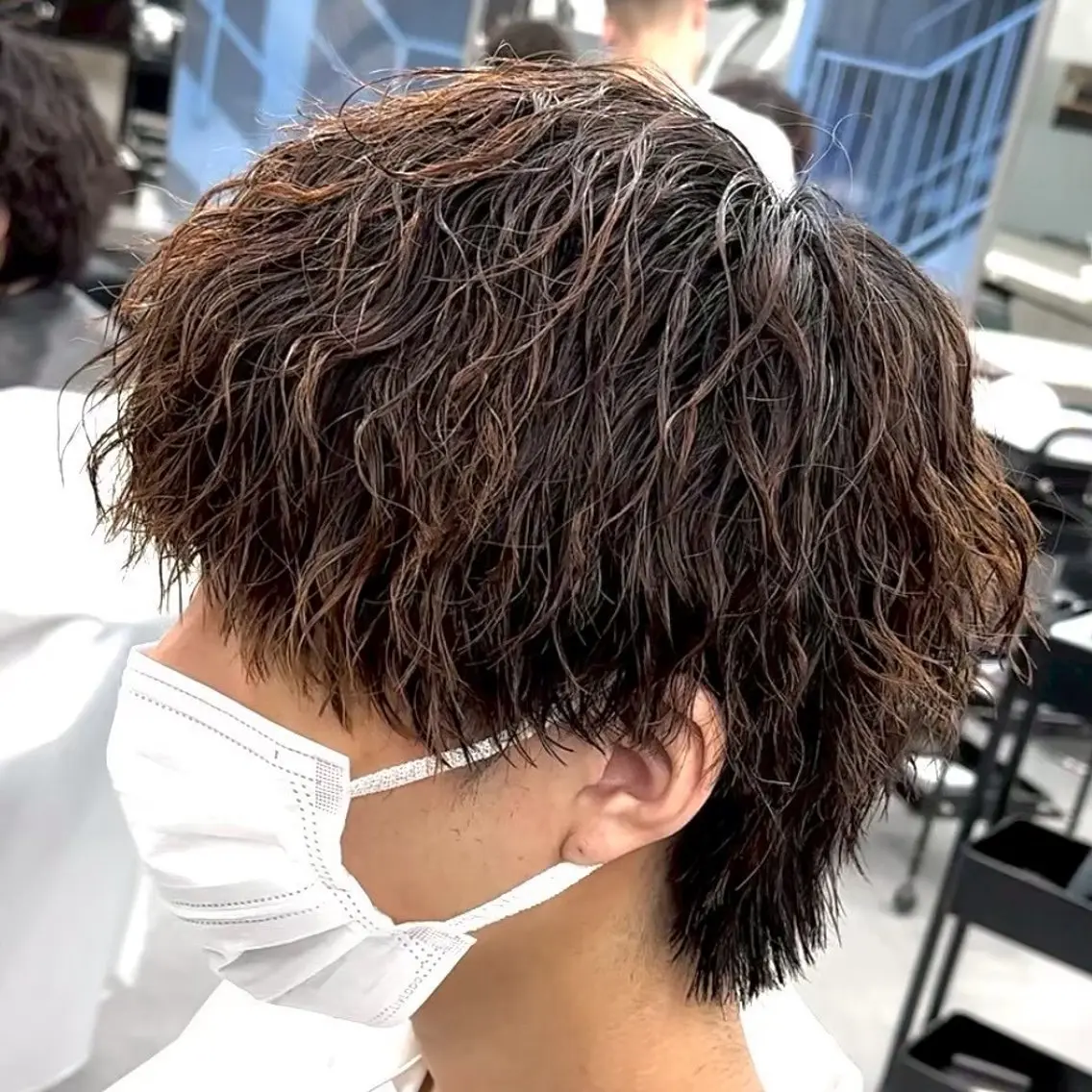 ミディアム カラー パーマ メンズ ミディアムパーマ メンズパーマ ブラウンカラー 山﨑 結太のヘアスタイル