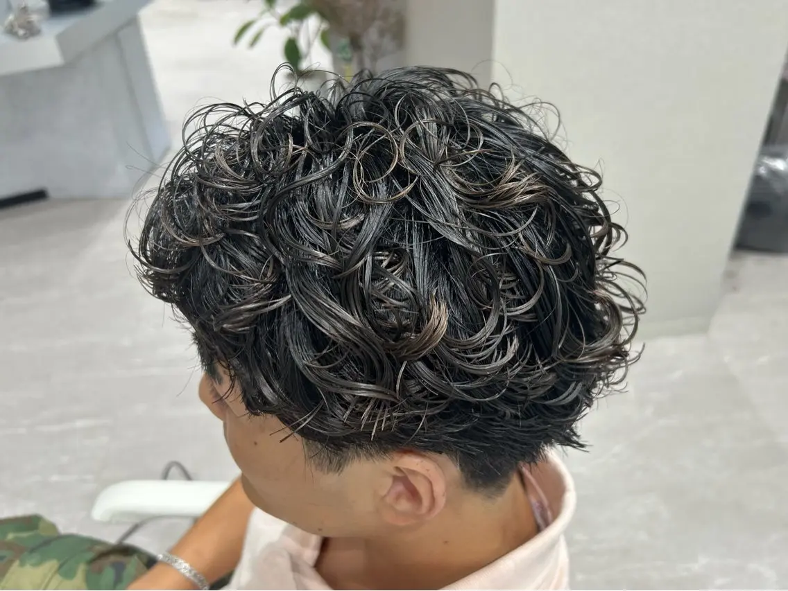 パーマ メンズ メンズパーマ カット パーマ 本厚木🪅カラー 🪅パーマ🪅Aoiのヘアスタイル