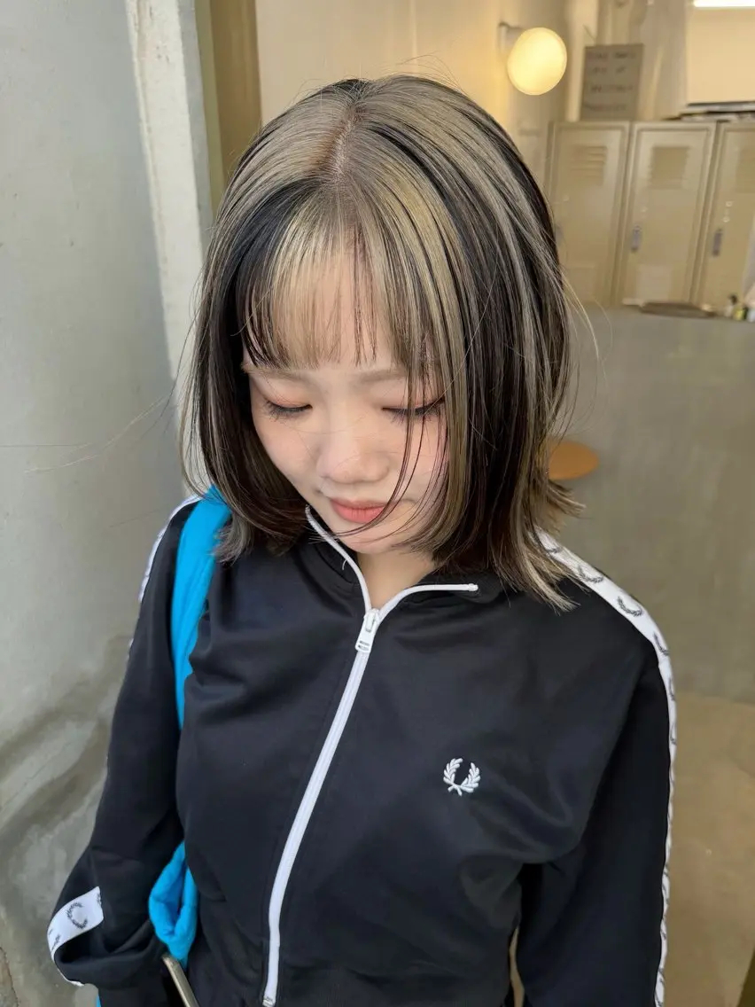 ミディアム カラー スダユーヤ 💫推しカラーウルフのヘアスタイル