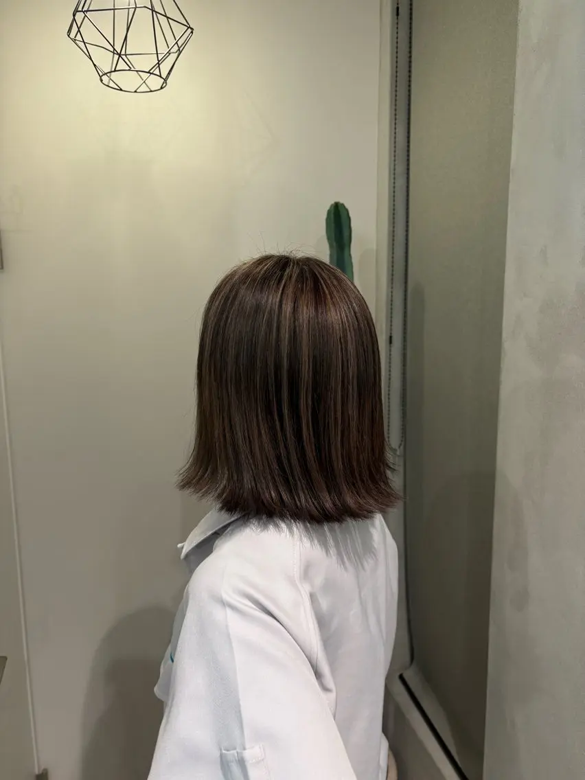 カラー ハイライトカラー 宮島 華湖のヘアスタイル