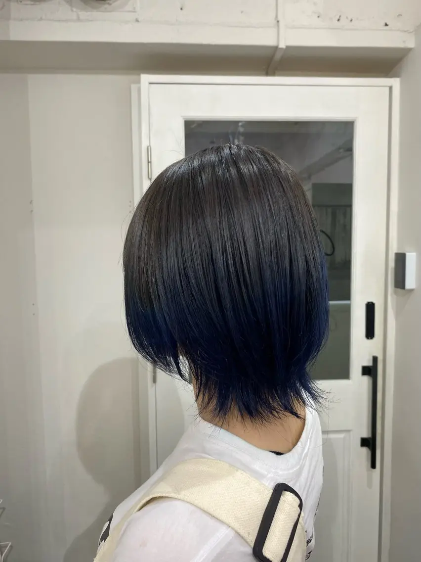 セミロング カラー ブリーチ ブルーカラー グラデーションカラー 楓🦋韓国系レイヤー / 透明感カラー🤍のヘアスタイル
