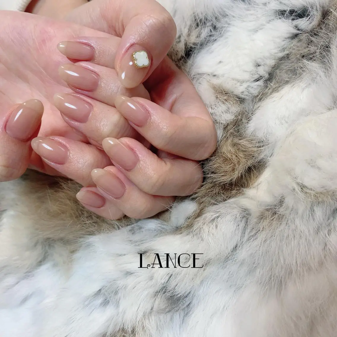 ミディアム ネイル オーロラネイル フットネイル フレンチネイル ミラーネイル ニュアンスネイル ハンドネイル Lance nailのネイルデザイン