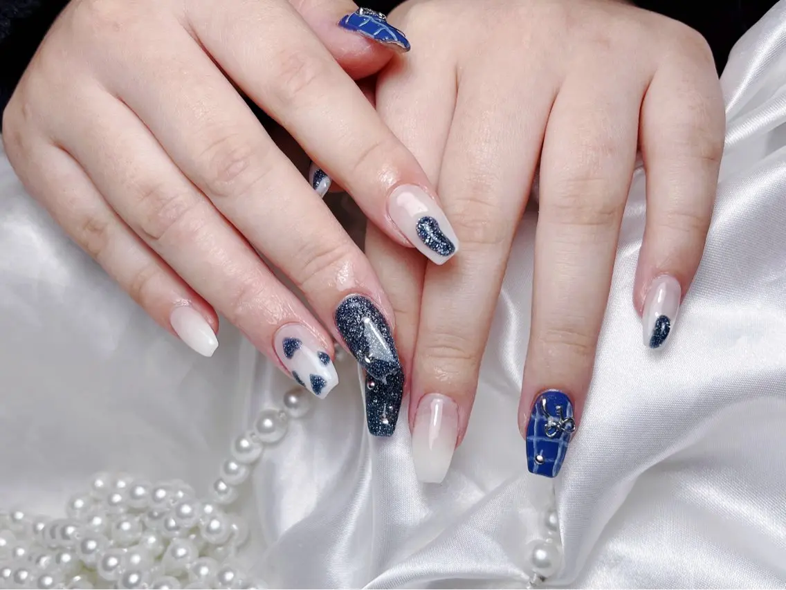 ネイル 長さ出し フットネイル ジェルネイル ハート キラキラネイル ハンドネイル Rs nail 新宿西口のネイルデザイン