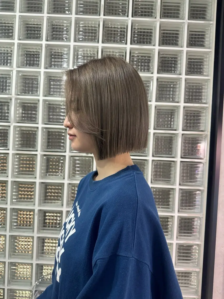 ロング カラー ベージュカラー ブリーチ ブラウンカラー ショコラブラウン ショコラグレージュ ヘアカラー トリートメント 赤み無し柔らかカラー 【梅田】madokaのヘアスタイル