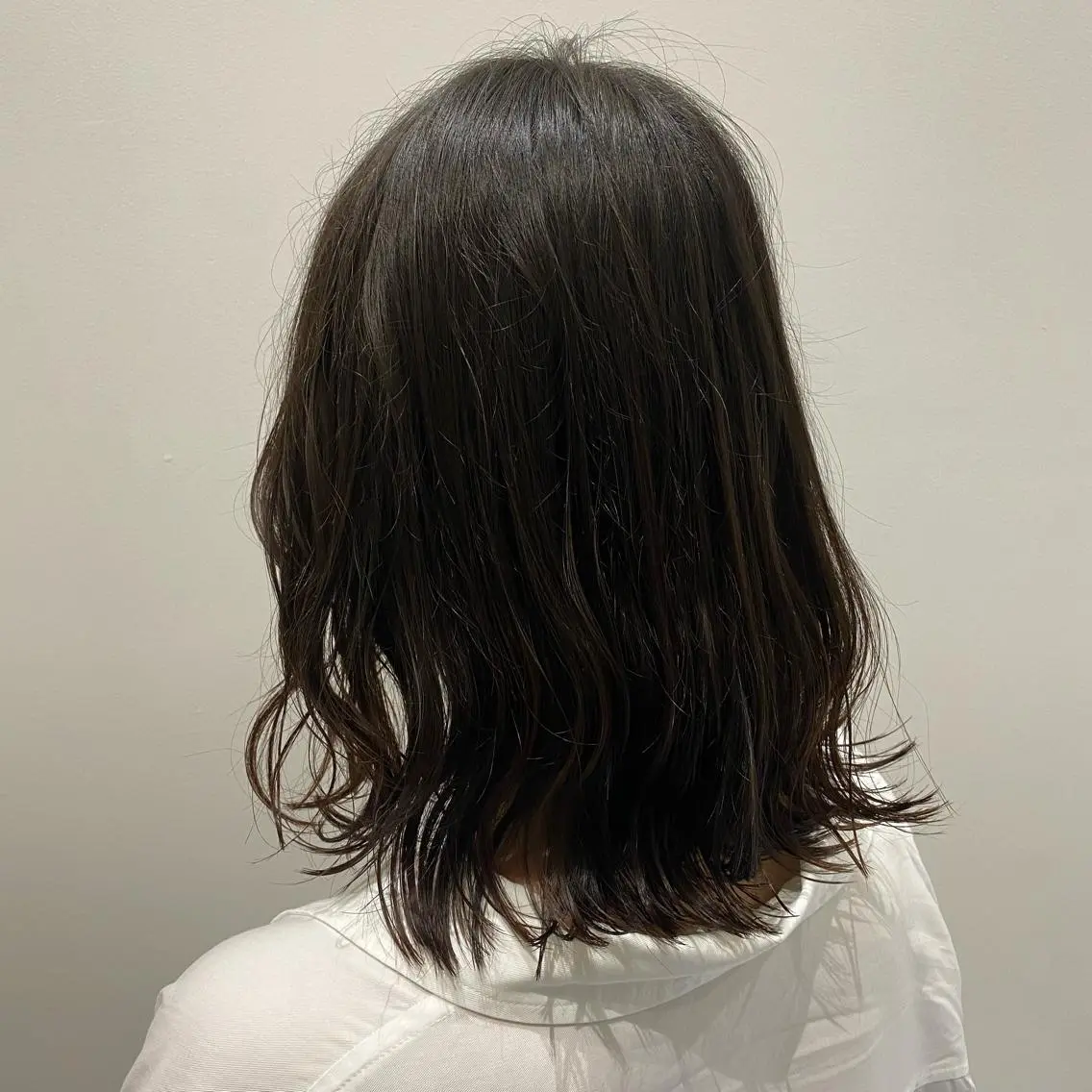 ミディアム 外ハネヘア 村山 豪歩のヘアスタイル