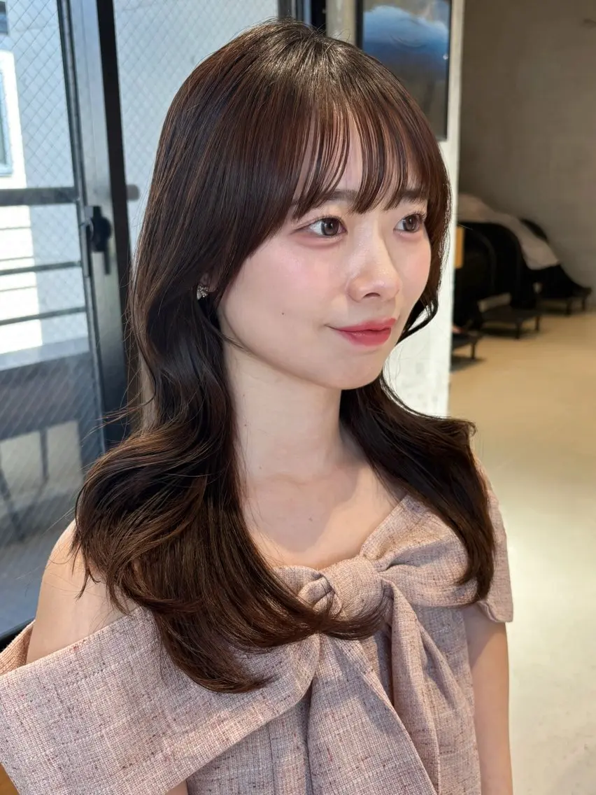 セミロング カット KAREN _KITEのヘアスタイル