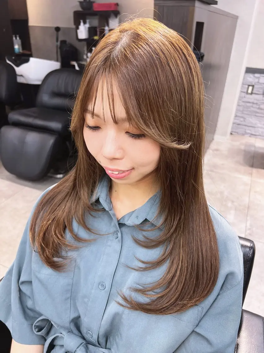 ロング カラー 黒髪 ブリーチ 透明感カラー 顔周りカット レイヤーカット ヘアカラー 透明感/レイヤー 🇰🇷tomonaのヘアスタイル