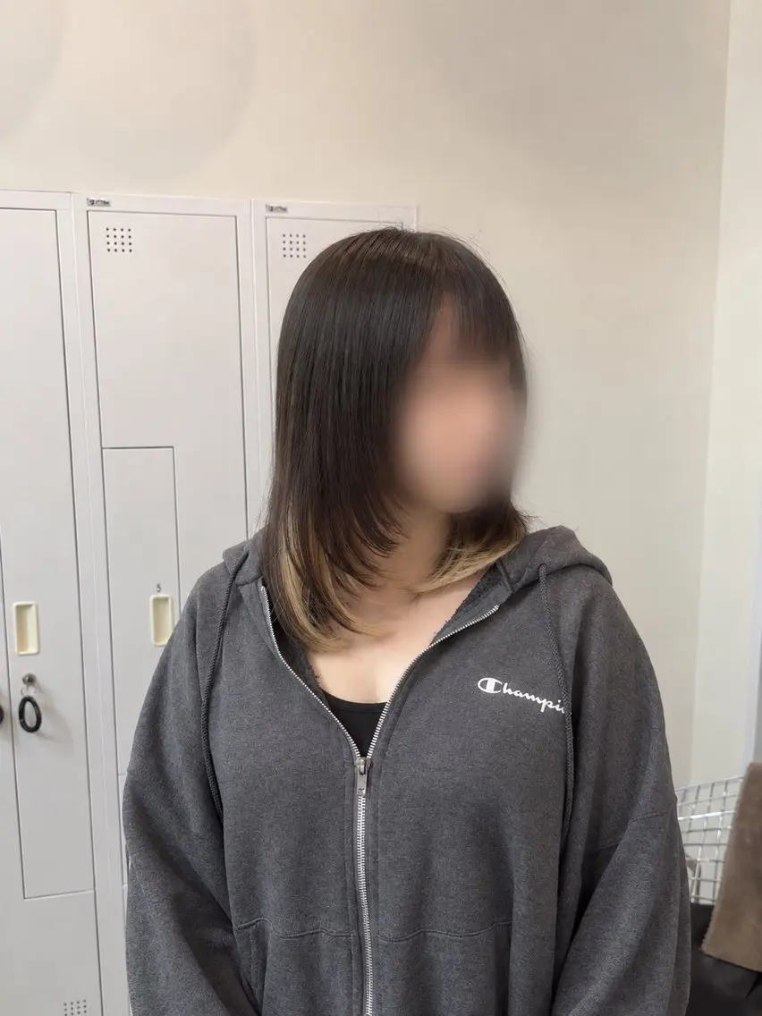 ミディアム 加藤 里咲のヘアスタイル