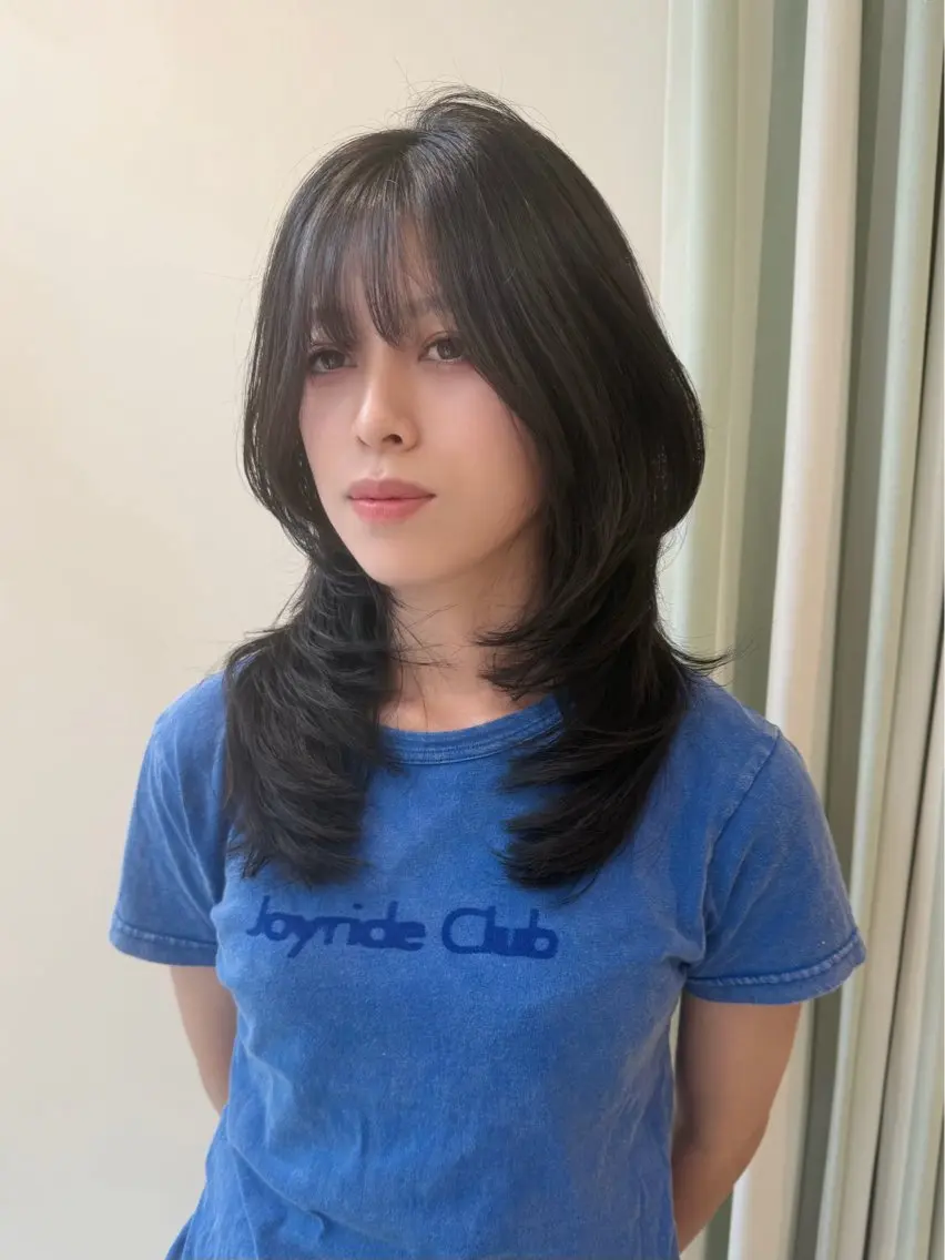 セミロング くびれヘア 韓国風ヘア レイヤーカット 小顔カット トリートメント カット トリートメント 小顔レイヤー/ ベージュ🤍Rieのヘアスタイル