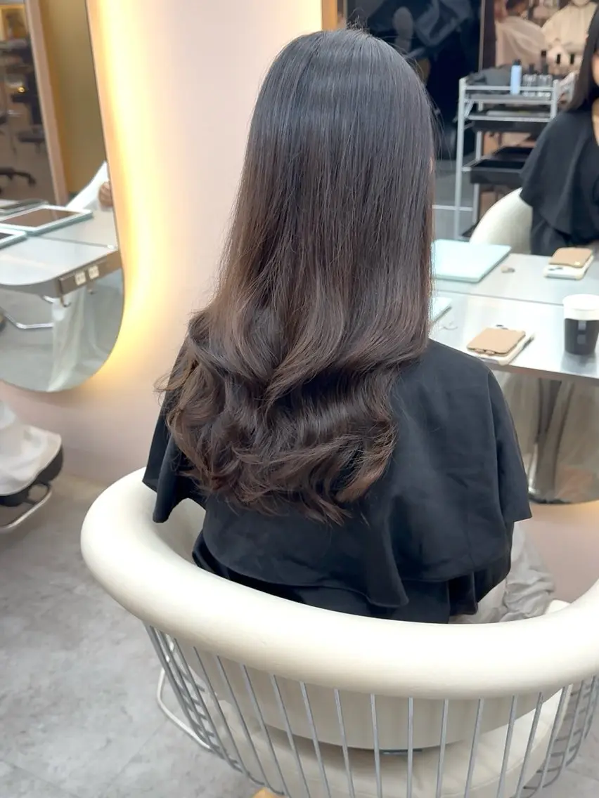 セミロング パーマ セミロングパーマ カット パーマ トリートメント ✨コテ巻き風パーマ ✨川合佑哉のヘアスタイル