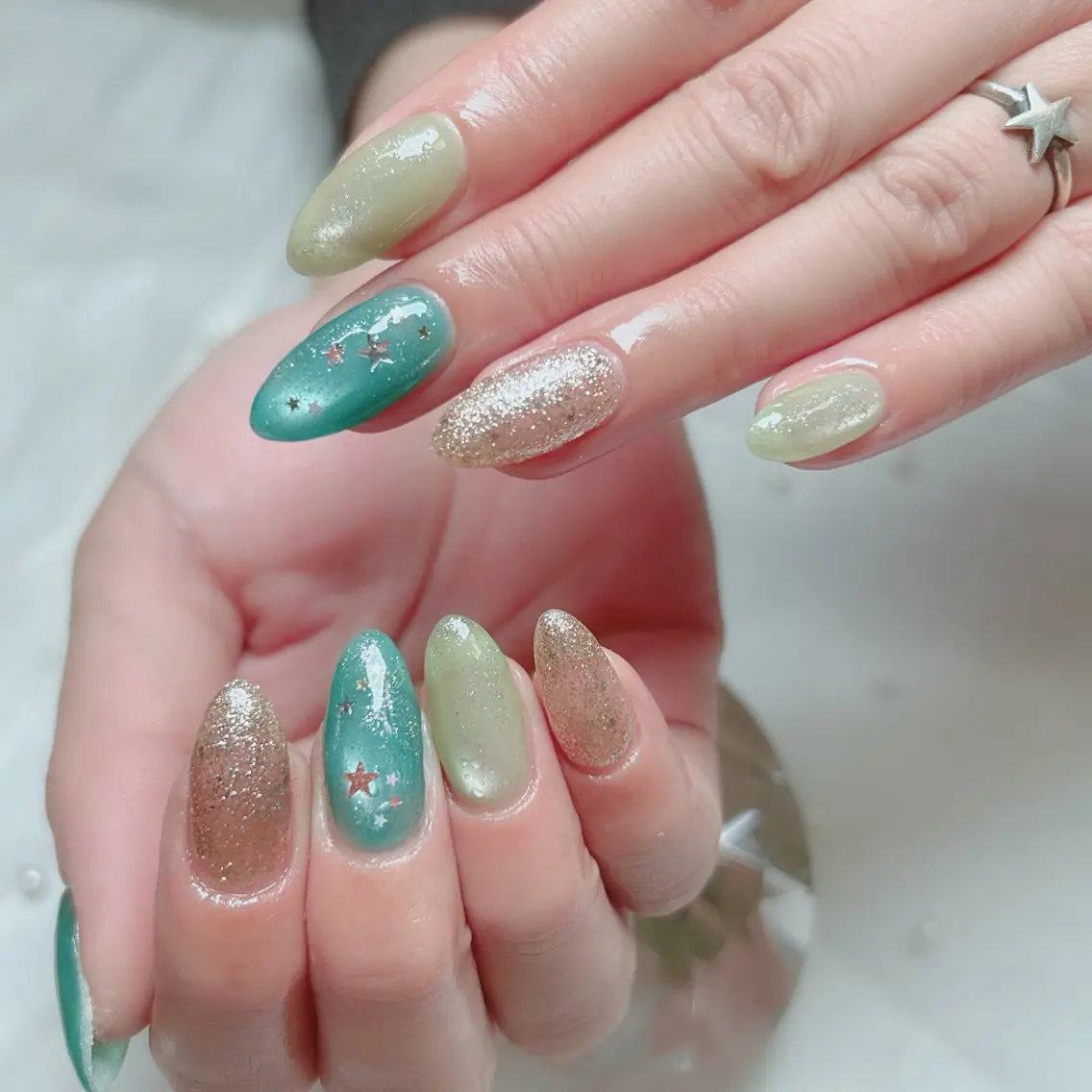 ネイル フレンチネイル キラキラネイル ロングネイル 春ネイル ワンホンネイル ハンドネイル Cute Tips nailのネイルデザイン