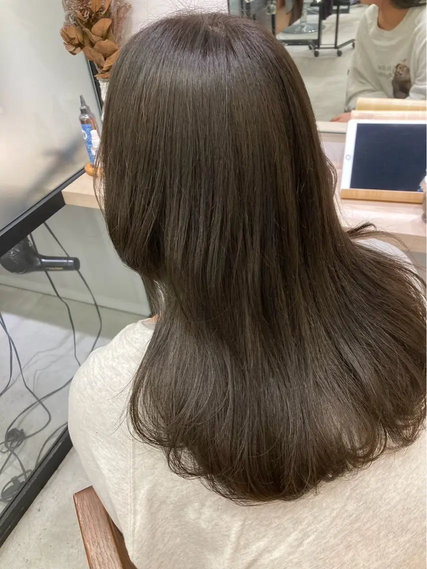 セミロング カラー tetote ミコのヘアスタイル