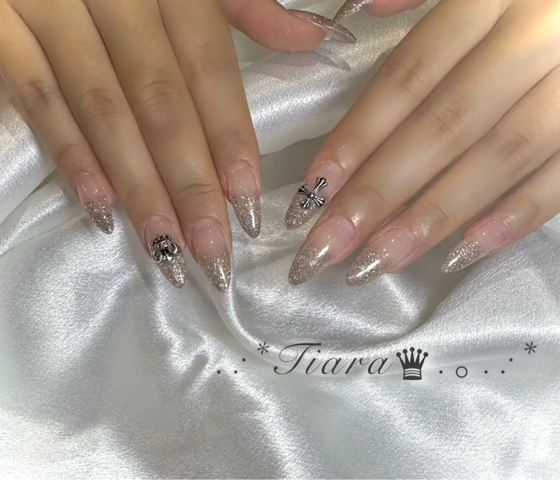 ネイル ハンドネイル Tiara♛ティアラ 磯田くるみのネイルデザイン